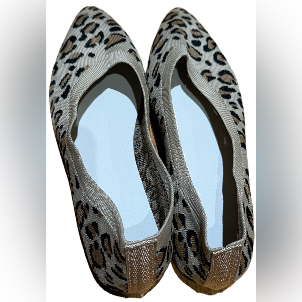 Leopard Knit Pointed-Toe Flats – Lightweight & Comfy - size 9